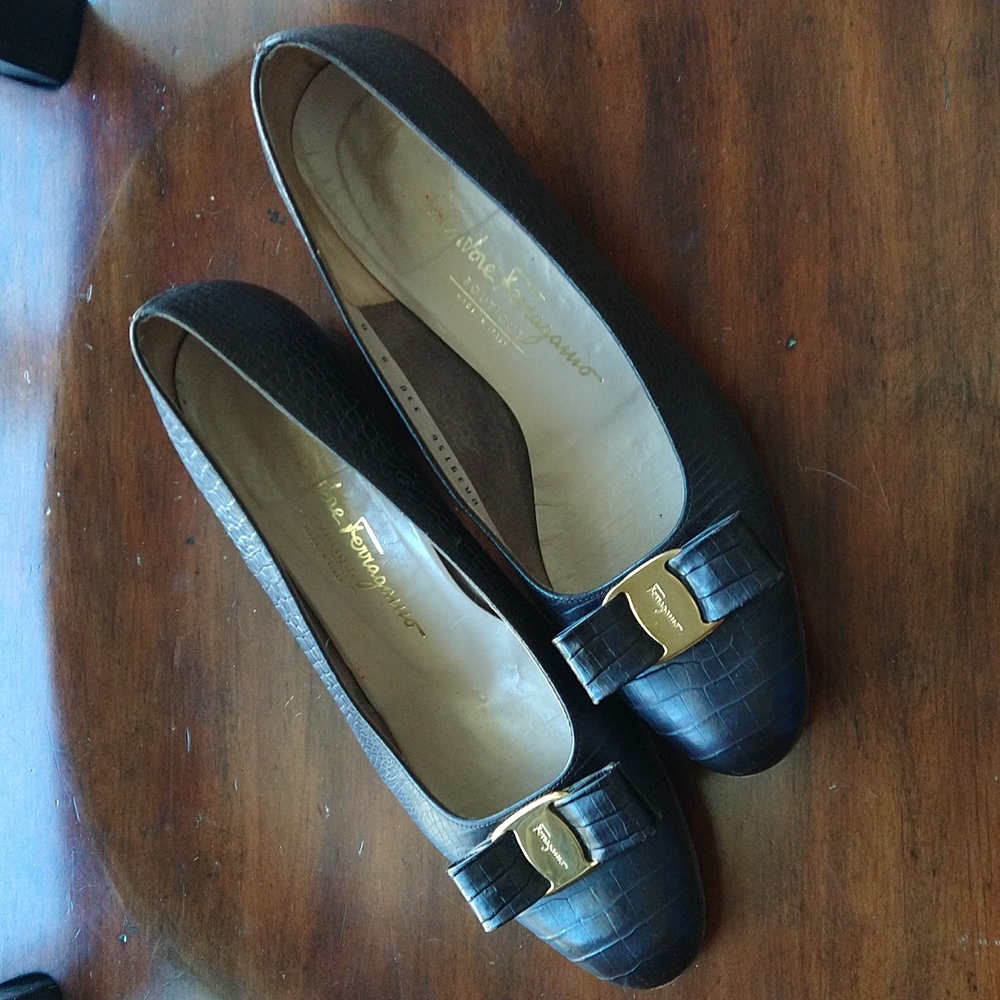 Salvatore Ferragamo, 9 B, dark brown